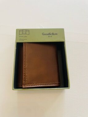 NWT Goodfellow & Co Trifold Wallet Brown Mens Faux Leather